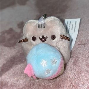 Pusheen Surpise Box Keychain